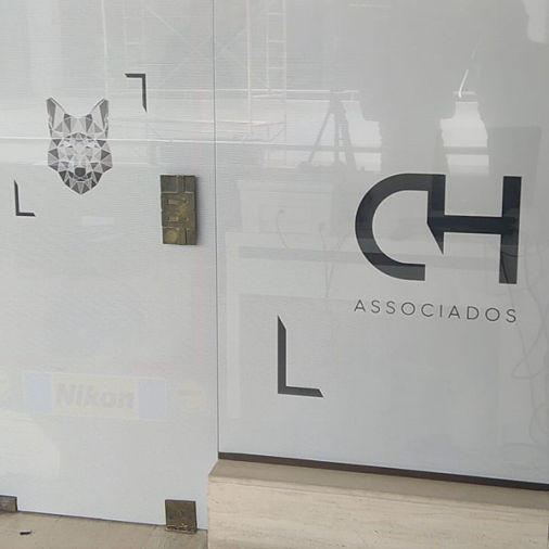 Micro perfurado copy shop